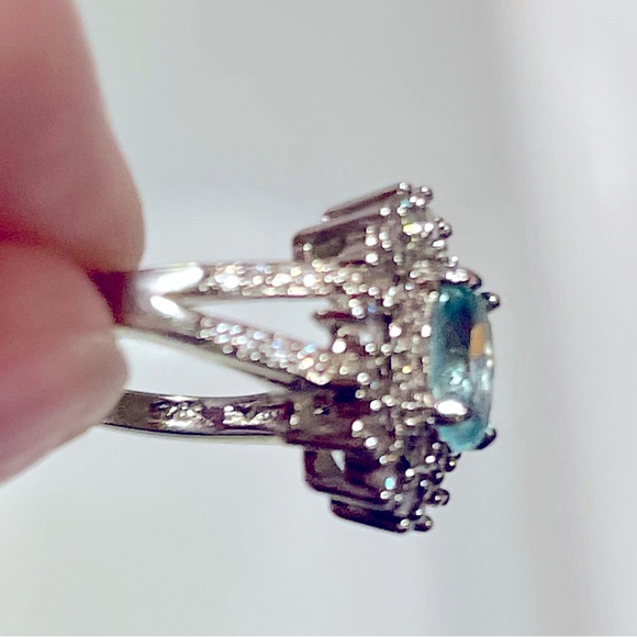 925 Sterling silver  & Aquamarine’ surrounded by 5A CZs stones - Picture 7 of 10